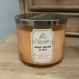 White Barn Candle in Jar “Rose Water & Ivy” New 14.5 oz